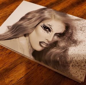 Jeffree Star Cremated Pallete